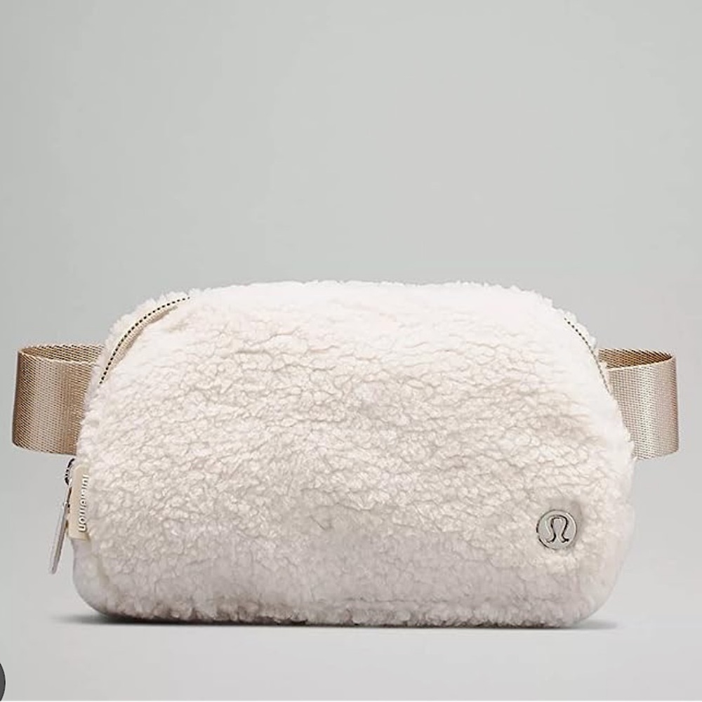 Lululemon Everywhere Fleece Belt Bag
